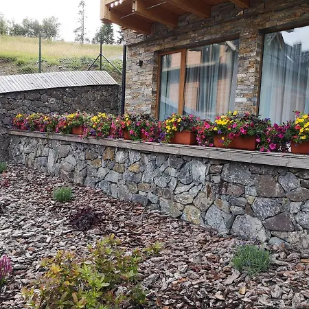 Stonegallery מלון דירות 4*