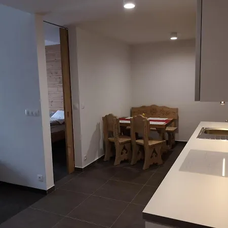 Stonegallery מלון דירות