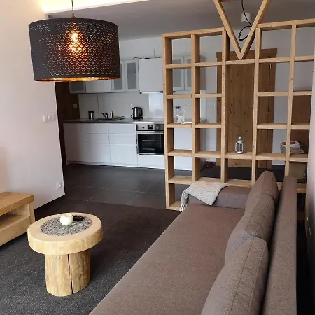 מלון דירות Stonegallery 4*